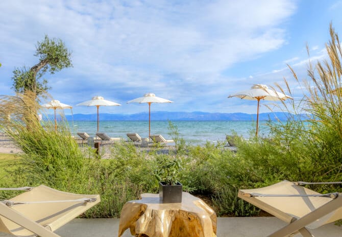 EMERALD RETREAT BEACHFRONT PATIO